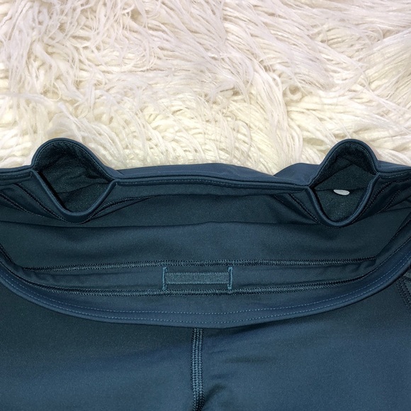 EUC - lululemon emerald green crop leggings - Picture 5 of 7